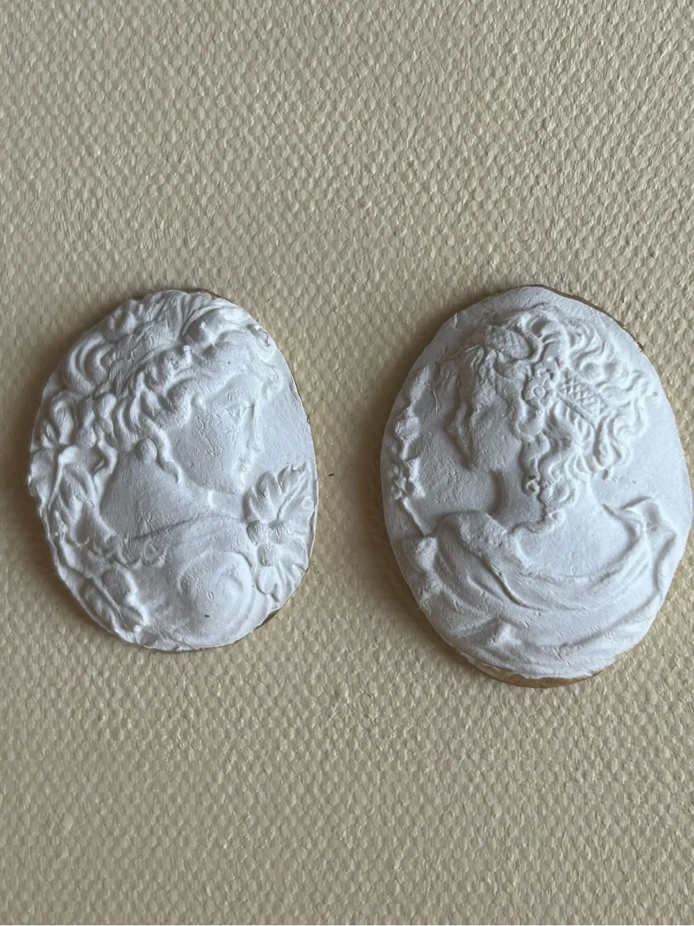 Vintage Style Cameo Canvas Wall Art 3D Relief Decor